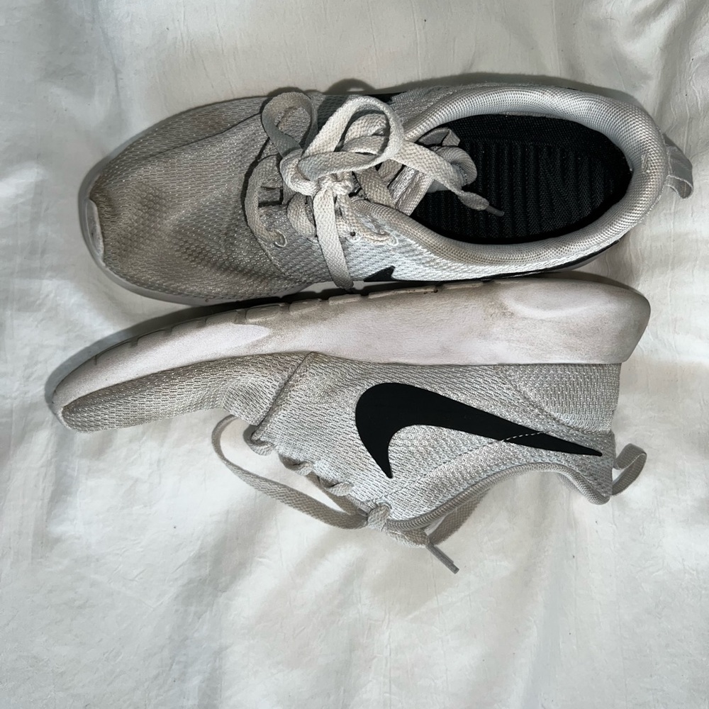 Womens Nike sneakers